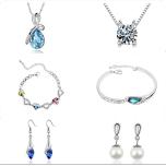 Many different kinds of accessory.