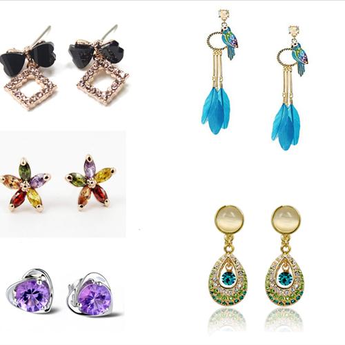 Many different kinds of accessory.