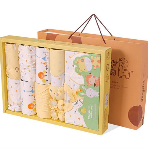 many different kinds of baby garments