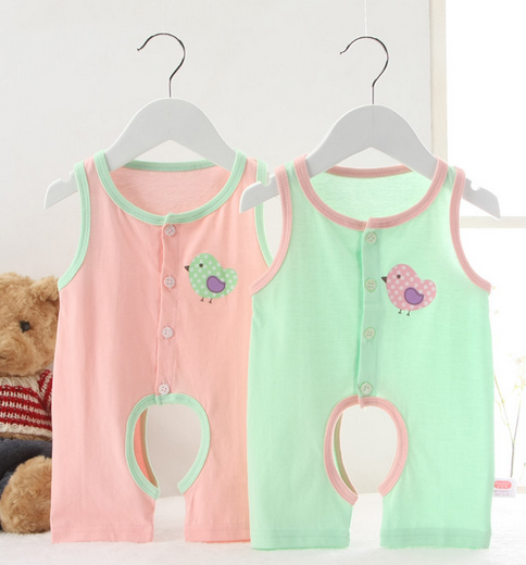 many different kinds of baby garments