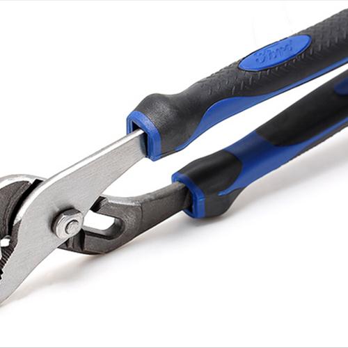 many different kinds of wrenches