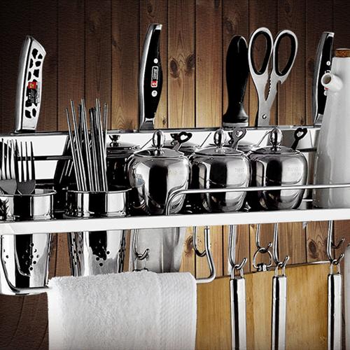 many different kinds of knives&forks