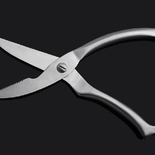 many different kinds of knives&forks